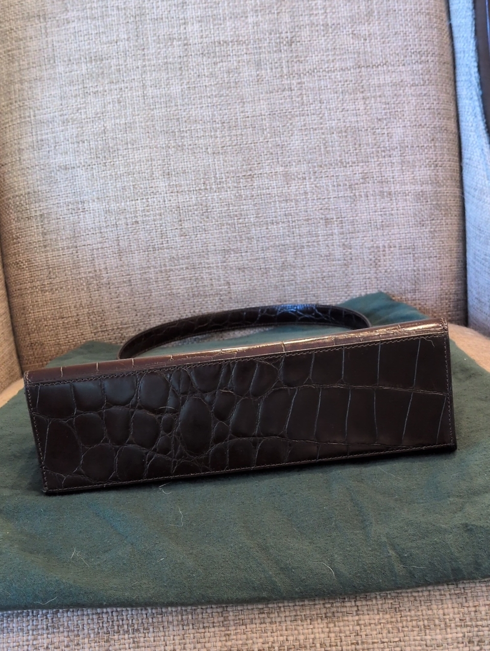 Vintage Cole Haan Chocolate Brown Croc-Embossed Leather Framed Handbag - Picture 4 of 10